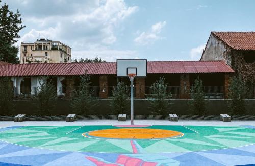Basket e arte si incontrano: i playground di Aparto a Milano